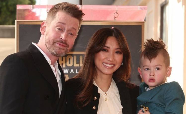 Macaulay Culkin i Brenda Song z synem Dakotą, fot. Rex Features/East News