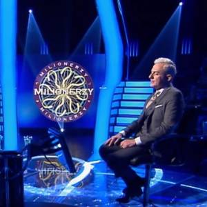 Milionerzy. Dokąd i po co wybrał się robaczek z wiersza Brzechwy "Entliczek, pentliczek..."? Z czego zrobiony jest moher? 