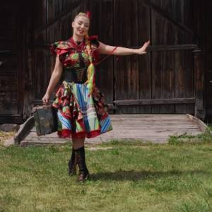 Cleo w nowym utworze wraca do słowiańskich klimatów. "Dom" dedykuje zmarłej babci