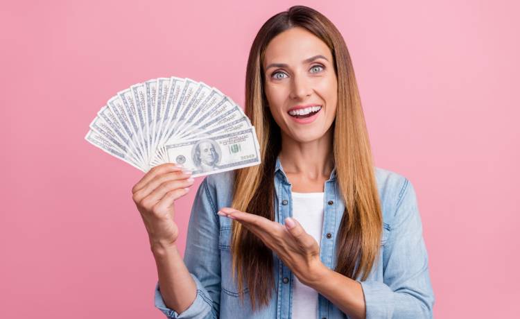 Uśmiech losu. Te 4 znaki zodiaku mogą wkrótce liczyć na szczęście w finansach!