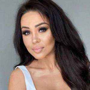 Sylwia Bomba pozuje w odważnym tanecznym stroju. Celebrytka gotowa na rywalizację w "Tańcu z gwiazdami"