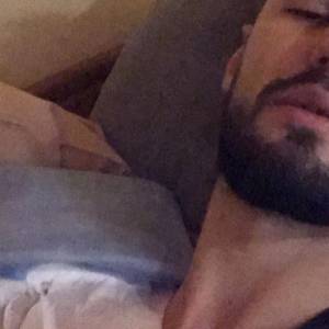 Sebastian z "Hotelu Paradise" w ogniu krytyki. Baluje za datki na leczenie? "Naiwni wpłacali, a typ imprezuje"