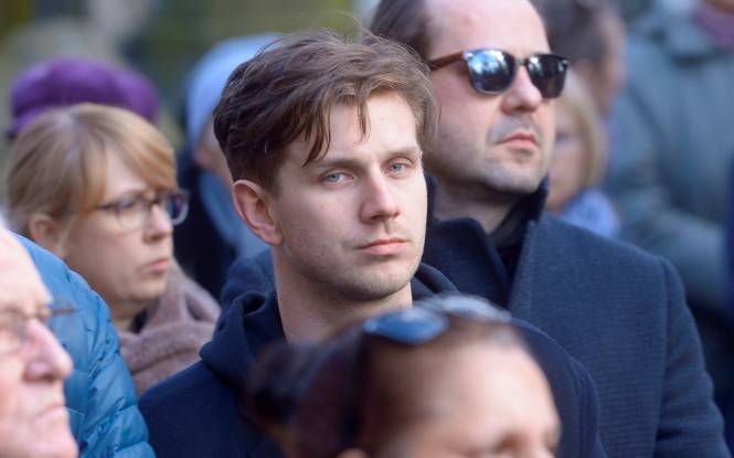 Antek Królikowski żegna zmarłego ojca. W sieci pojawił się poruszający wpis                                  