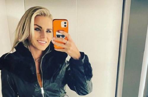 Żona Marcina Mroczka wakacyjnie. Marlena Muranowicz zaprezentowała zgrabne ciało, pozując w stroju kąpielowym [ZDJĘCIE]