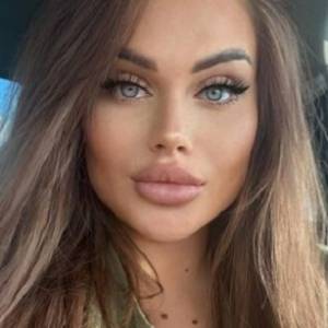 Ewelina Kubiak z "Warsaw Shore" na nowych zdjęciach. Metamorfoza uczestniczki show podzieliła internautów: "Trochę za dużo tej ingerencji w twarz"