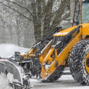  IMGW: Ostrzeżenia przed zamieciami, wiatrem i intensywnymi opadami dla 9 województw!