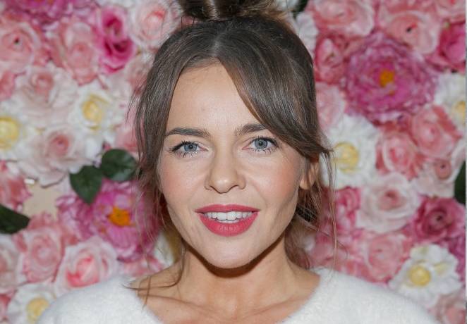 Edyta Herbuś pozuje w welonie! Na nagraniach nie jest sama [ZDJĘCIA]