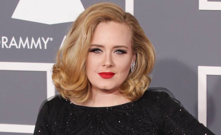 Adele seksownie tańcuje na rurze! "Włączyła TURBO". Śmiałe wideo podbija sieć [WIDEO]