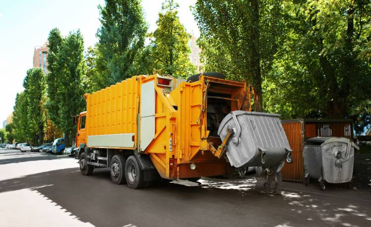 Ukradł śmieciarkę po pijanemu. Policja ścigała pojazd po ulicach Wrocławia