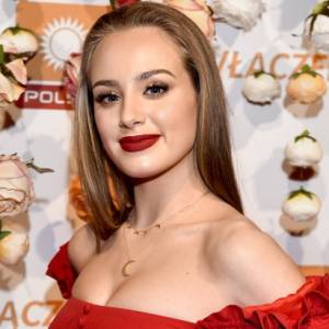 Wiktoria Gąsiewska w klimatycznej sesji zdjęciowej. "Naturalna, piękna kobieta" [ZDJĘCIA]       