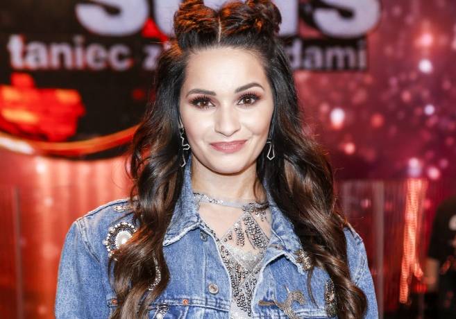 Ewelina Lisowska spędza czas ze swoją pociechą. Wokalistka jako dumna mama! [ZDJĘCIA]