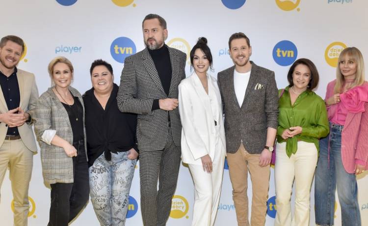 Prowadzący "Dzień Dobry TVN" na zabawnej fotografii. Tak Dorota Wellman i Marcin Prokop nawiązali do "Titanica"! [ZDJĘCIA]