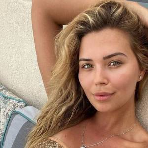 Sandra Kubicka wróciła do Polski z zagranicznego urlopu. "Śmierdzi cebulą" - oznajmiła na lotnisku