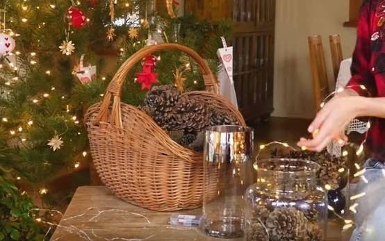 Ozdoby na choinkę, stroik na stół - świąteczne dekoracje dla każdego. Jak je zrobić? 