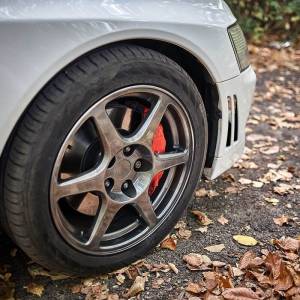 Kiedy wymienić opony na zimowe? Właściwy moment jest coraz bliżej 