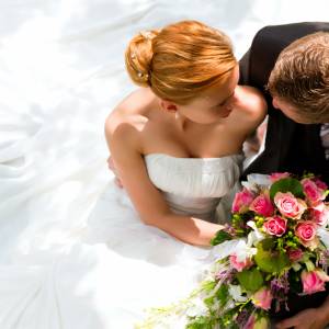 Oburzający taniec panny młodej na weselu. "Pomyliła imprezy" [WIDEO]