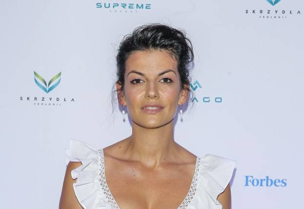 Alżbeta Lenska kusi w bieliźnie. Aktorka podzieliła się zmysłowym kadrem wprost z pościeli [FOTO]