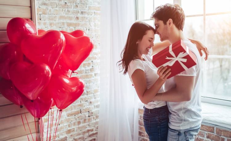 Promocje na walentynki w Rossmannie. Markowe perfumy do 69% taniej. Zaoszczędzisz nawet 150 zł