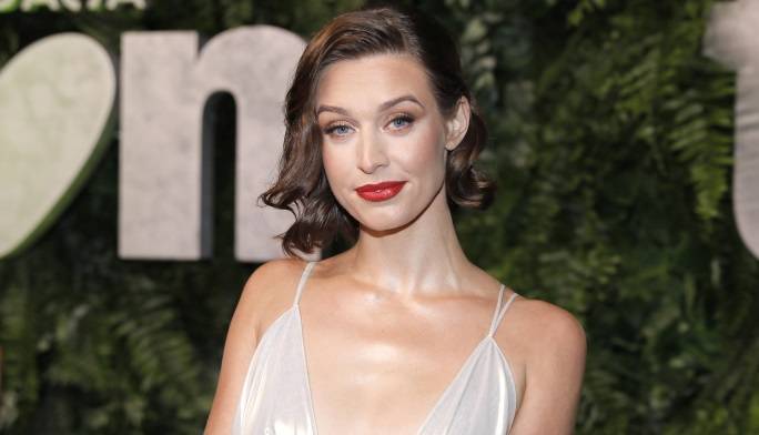 Julia Kamińska wspomina gorące sesje foto. Zestawiła je ze spontanicznymi ujęciami. "Najlepsza naturalna" - komentują internauci 