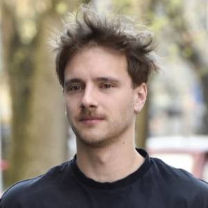 Maciej Musiał na wakacjach z ukochaną. Ale sześciopak! [FOTO]                                 