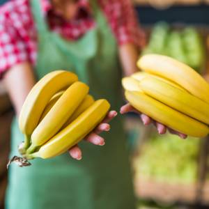 Codzienne jedzenie bananów jest zdrowe? Dietetyczka wyjaśnia