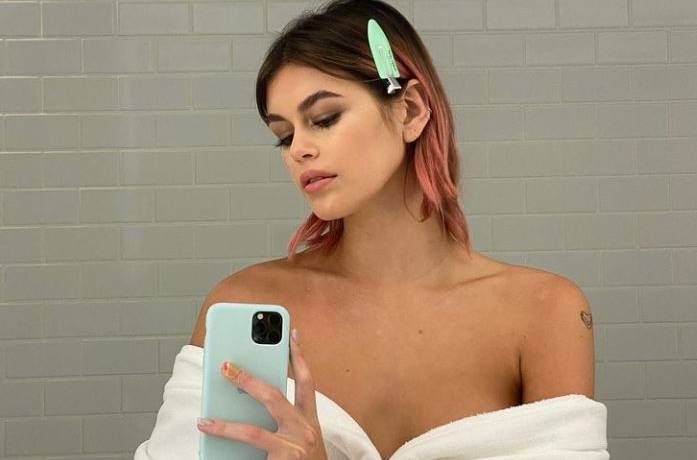 Kaia Gerber nago. Córka Cindy Crawford zachwyca na Instagramie