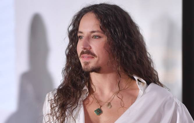 Michał Szpak w krótkich włosach. Szok! Bez bujnej fryzury wygląda jak inny człowiek [FOTO]