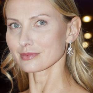 Joanna Moro w stroju kąpielowym. Skomentowała swój wygląd: "Zimna woda pomoże wrócić do formy"