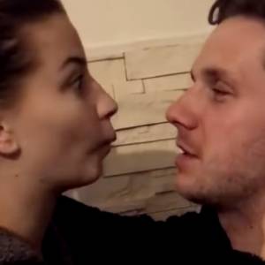 Antek Królikowski stworzył romantyczny klip z Julią Wieniawą. Teraz usunął go z sieci. Dlaczego?