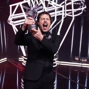 Nie tylko wygrał „The Voice of Poland”. Jan Piwowarczyk z drugim wyróżnieniem 