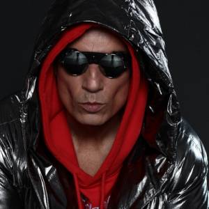 Stachursky z nowym singlem! Czy Polska jest gotowa na "Doskozzzę"?