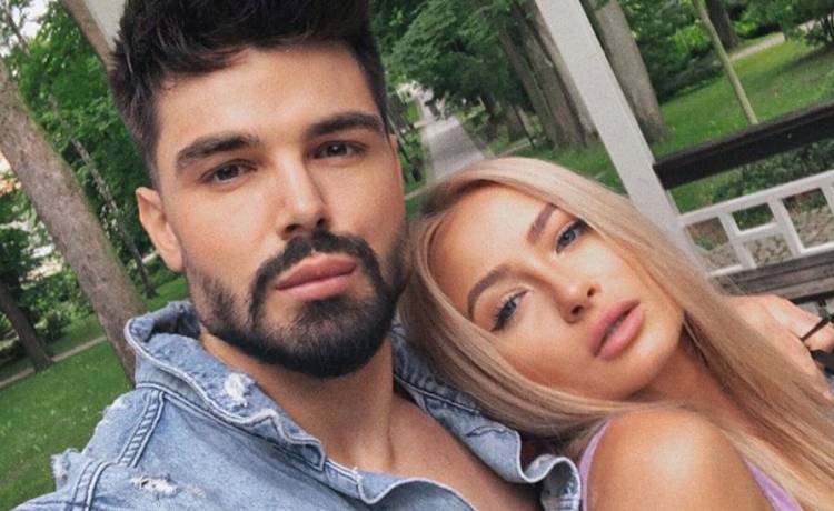 Monika i Paweł z "Love Island" nago na odważnych zdjęciach. "Fajnie godzić się w wannie"