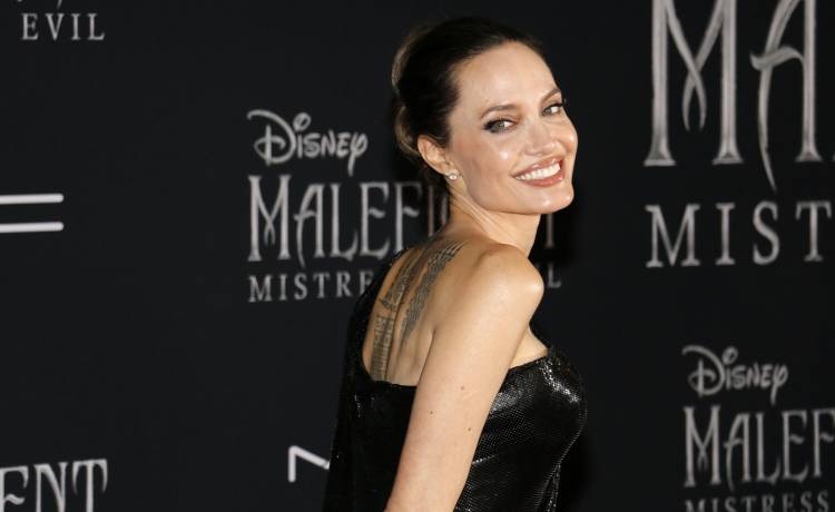 Angelina Jolie w naturalnym wydaniu. To prawdziwa piękność!                                                