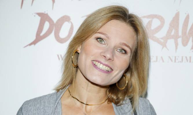 Anna Głogowska pozuje bez biustonosza. Zaszalała! Fanom odjęło mowę [FOTO]