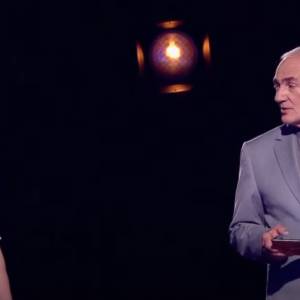 Uczestniczki "Familiady" poległy w finale. Karol Strasburger chciał być delikatny: "No, tym razem troszeczkę nie poszło..." [WIDEO]