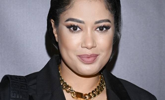 Patricia Kazadi pręży ciało przed obiektywem. Lateksowy strój robi wrażenie! "Bogini" [WIDEO]