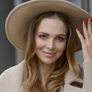 Anna Wendzikowska odwróciła się tyłem do obiektywu, ale i tak sporo widać! Dziennikarka opublikowała kolejne zdjęcie z wakacji