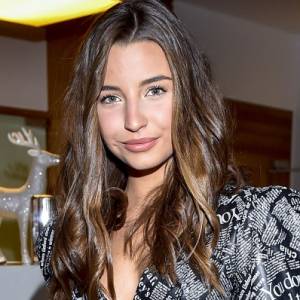 Julia Wieniawa zachwyca w bikini! Odważnie pokazuje biust. "WOW" [ZDJĘCIE]