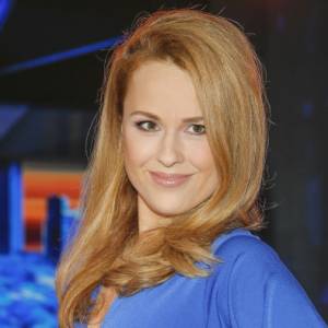 Kaja Paschalska kusi głębokim dekoltem. Tak pozowała w stroju kąpielowym! "Wyglądasz na 20 lat"