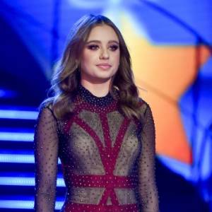 Oliwia Bieniuk pokazała archiwalny kadr z Anną Przybylską. Zdjęcie z prywatnego archiwum znalazło się w sieci w wyjątkowym dniu