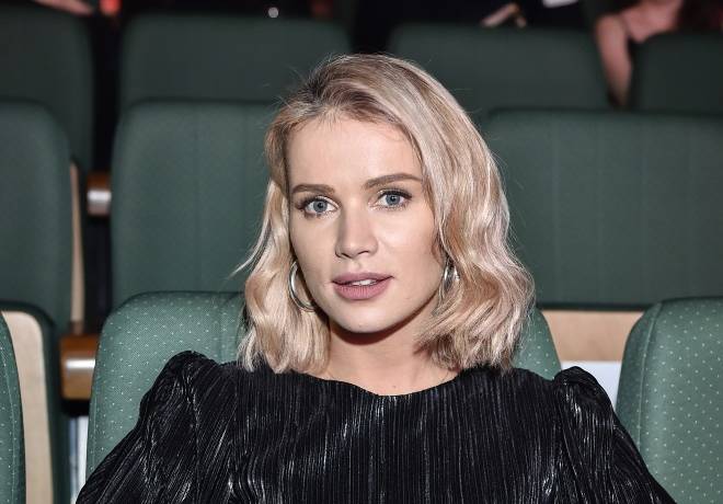 Naturalna Maffashion pręży ciało przed obiektywem. Blogerka modowa rozgrzała Instagrama! Fani: "Super widok"