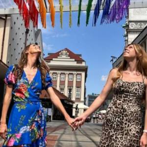 Marta Warchoł świętuje rocznicę ślubu z ukochaną. Dziennikarka TVN24 opublikowała osobisty wpis 