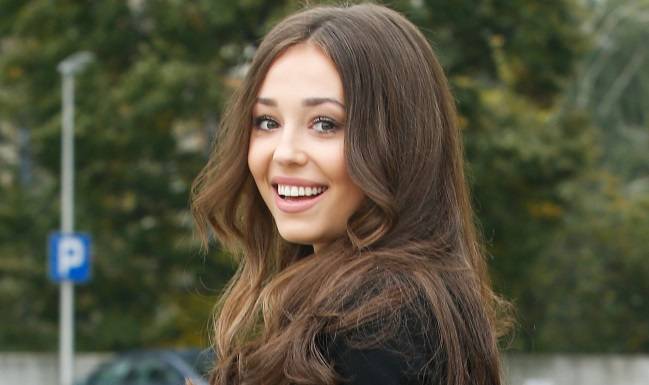 Izabella Krzan kokietuje na zdjęciu z wakacji. Internauci porównują ją do bogini!