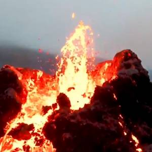 Słynny wulkan na Islandii właśnie wybuchł! Sieć obiegają nagrania! [WIDEO]