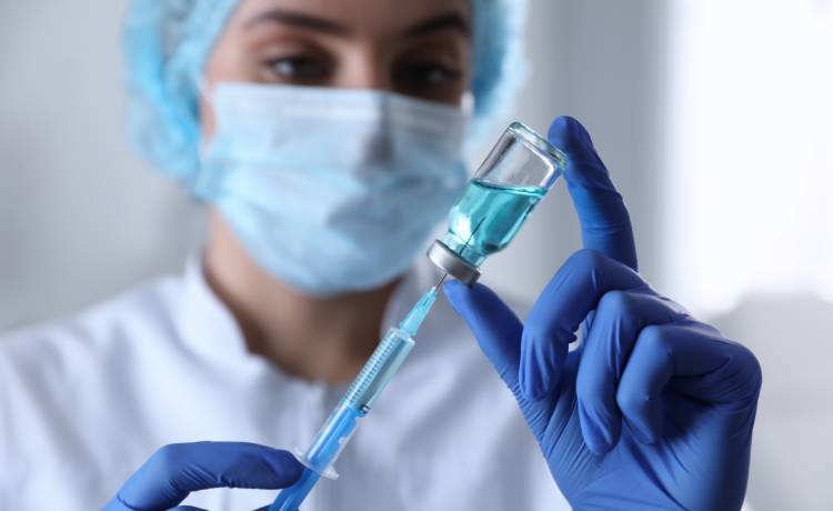 Pracodawca zweryfikuje, czy pracownik się zaszczepił? Nowa ustawa ma trafić do Sejmu