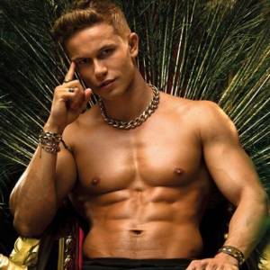 "Hotel Paradise 2". Łukasz ofiarą brutalnej napaści. Karpiński przerwał milczenie po pobiciu