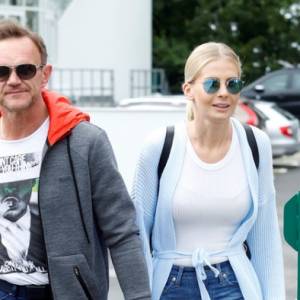 Cezary Pazura z piękną żoną na rodzinnych wakacjach! Wspólne kadry zachwycają