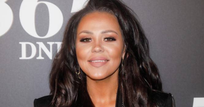 Sylwia Bomba odsłania biust, a internauci komentują: "Na siłę domaga się Pani komplementów?". Odpowiedziała!                                                      