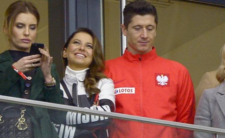 Anna Lewandowska pokazała twarz Klary. Cała mama czy cały tata? Opinie internautów podzielone
