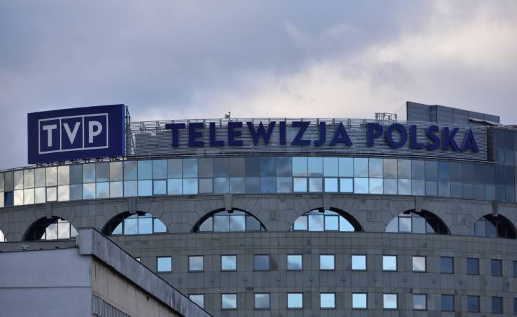 Znany aktor w roli prowadzącego! Nowy teleturniej TVP1 już w marcu!, fot. Shutterstock